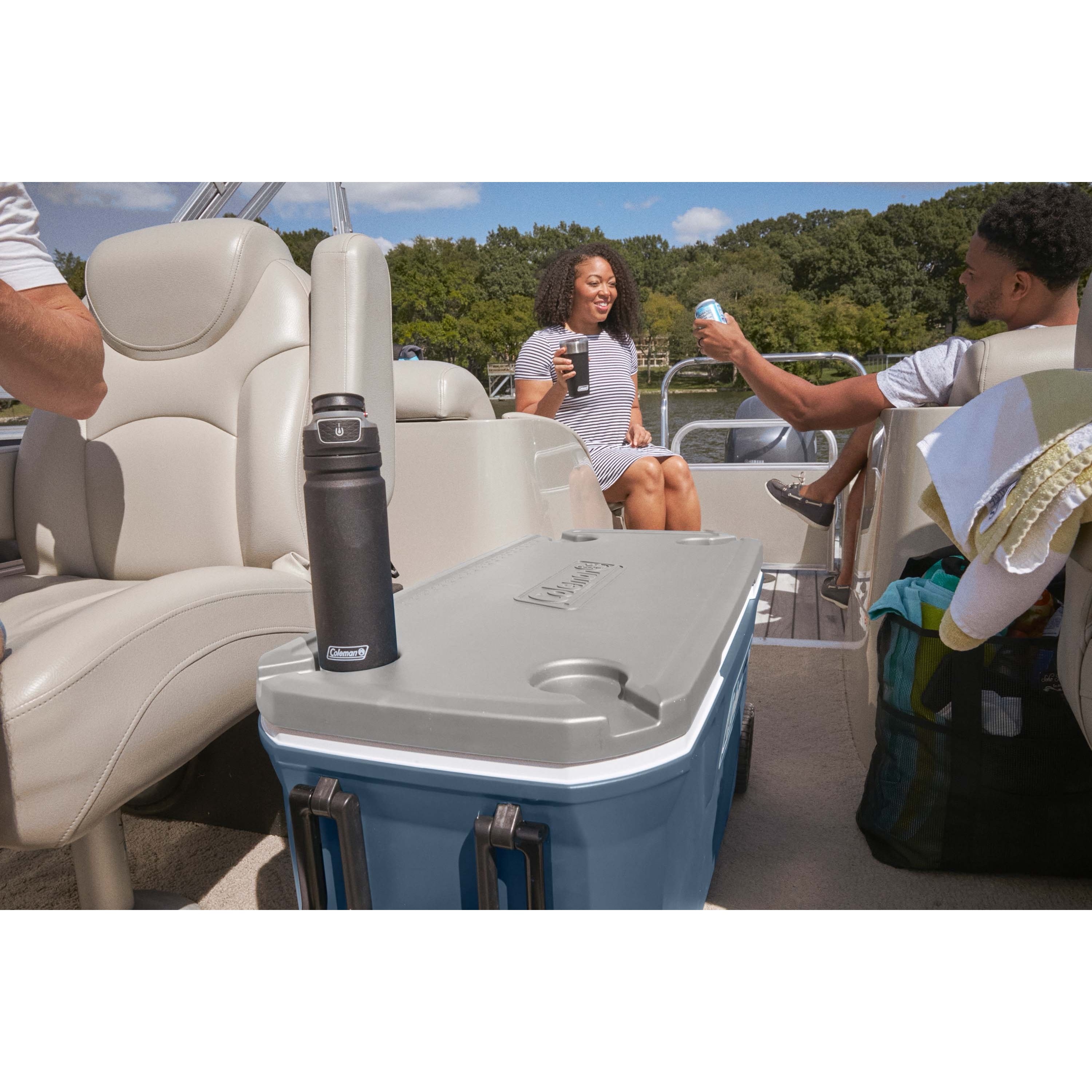 Coleman Classic Series 100-Quart Wheeled Camping Cooler, 94.6 L / 160 Can Capacity, Leak-Resistant Outdoor Hard Cooler Keeps Ice up to 5 Days