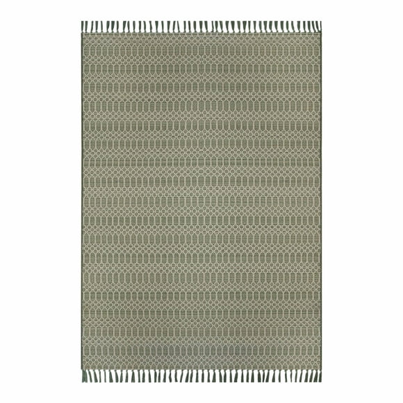 Better Homes & Gardens 5' x 7' Green Tassel Outdoor Rug