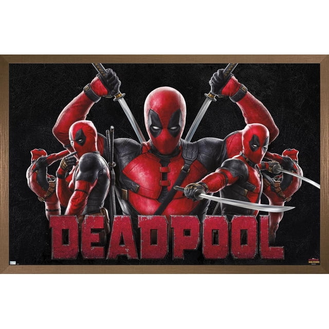 Marvel Deadpool & Wolverine - Affiche Murale Deadpool, 14,725 Pouces x 22,375 Pouces Encadrée Montrant un Deadpool Orienté vers l'Avant en costume Rouge et Noir Tenant Deux Épées Croisées derrière Sa Tête, Entouré de Quatre Petites Figurines Deadpool en poses d'Action avec des Épées, sur un Fond Noir Texturé avec Grand Texte « Deadpool » Rouge en Dessous, le Tout dans un Cadre en Bois Brun Pâle, Convient à la Décoration Murale de Chambre Ou de Bureau.