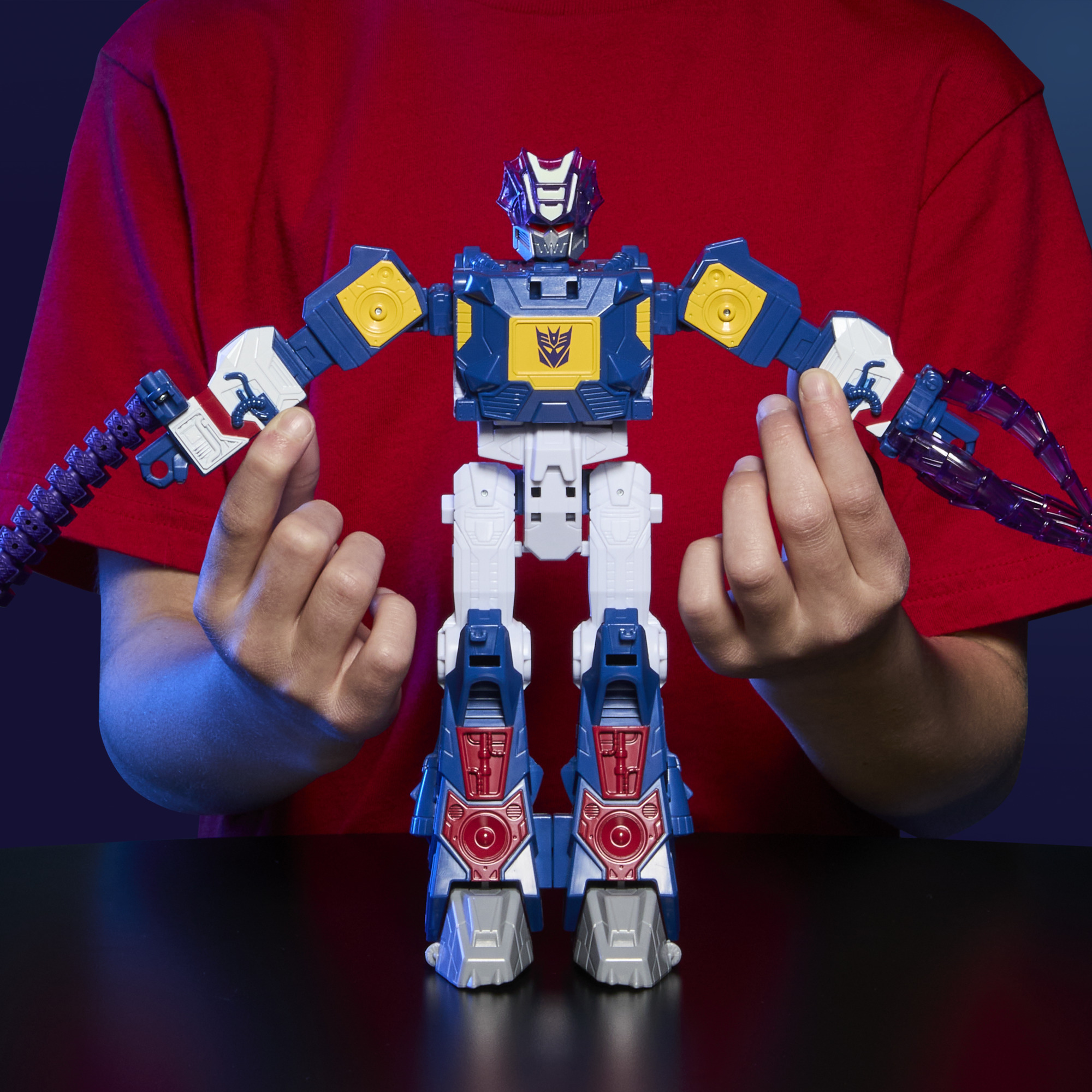 Transformers CYBERWORLD Soundwave Deep Sea Explorer Energon Surge Action Figure