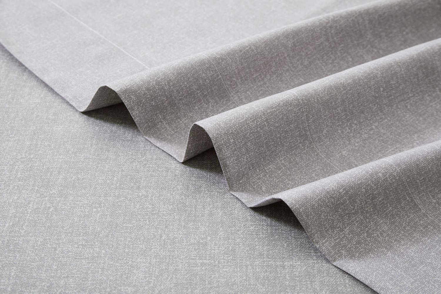 Ensemble de draps 4 pièces doux en microfibre solide Chaps, gris très grand lit