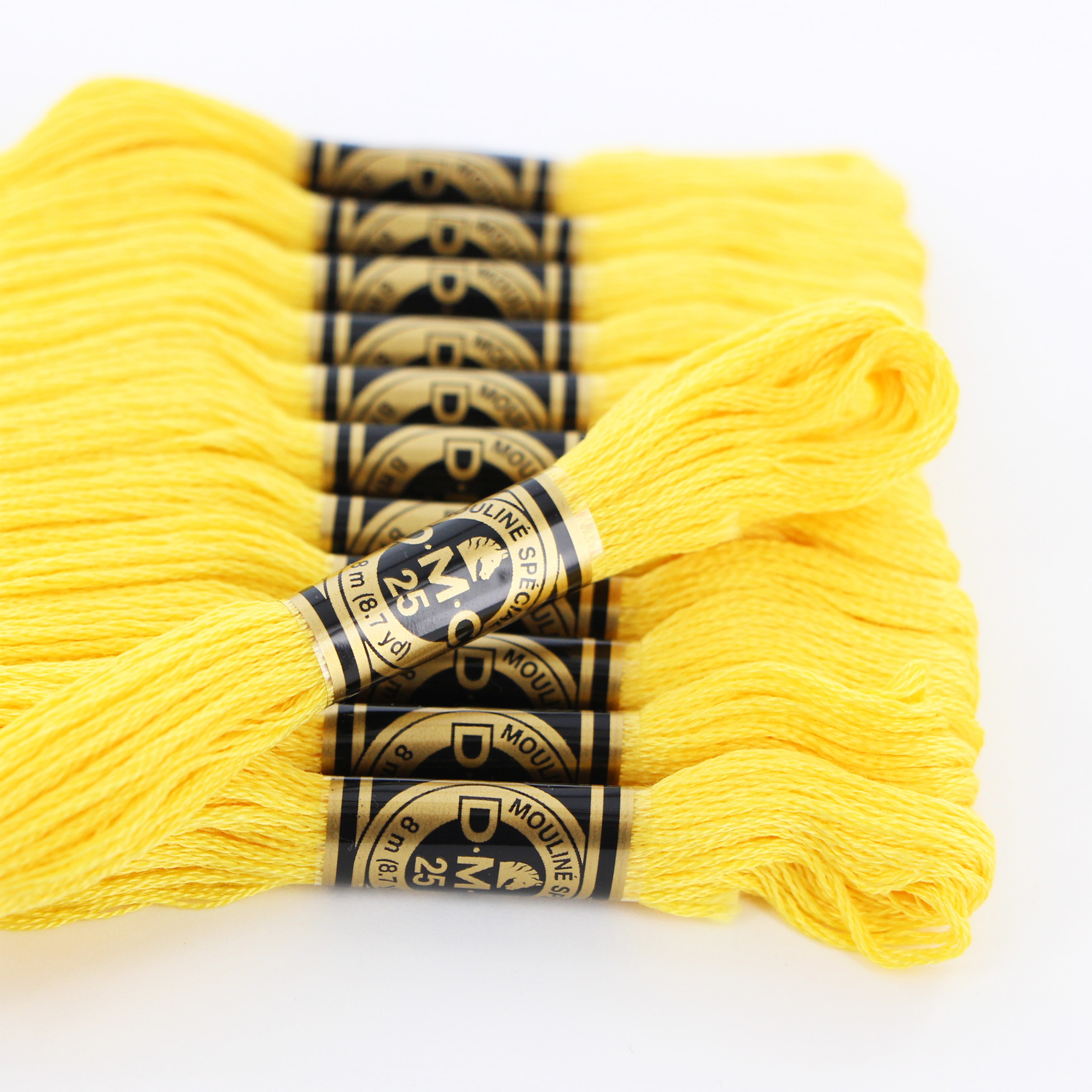DMC coton 6 brins fil à broder 8 m (8.7 yd) jaune