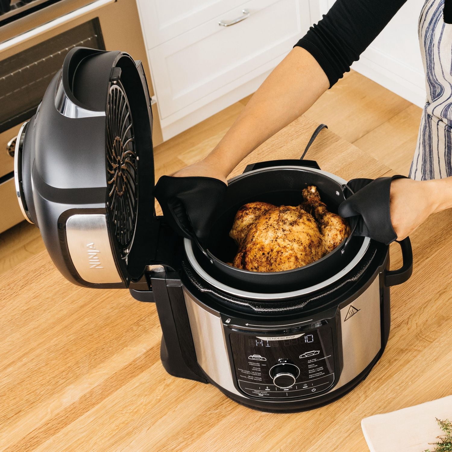Ninja FD401C, Foodi 8-Quart 12-in-1 Deluxe XL Pressure Cooker