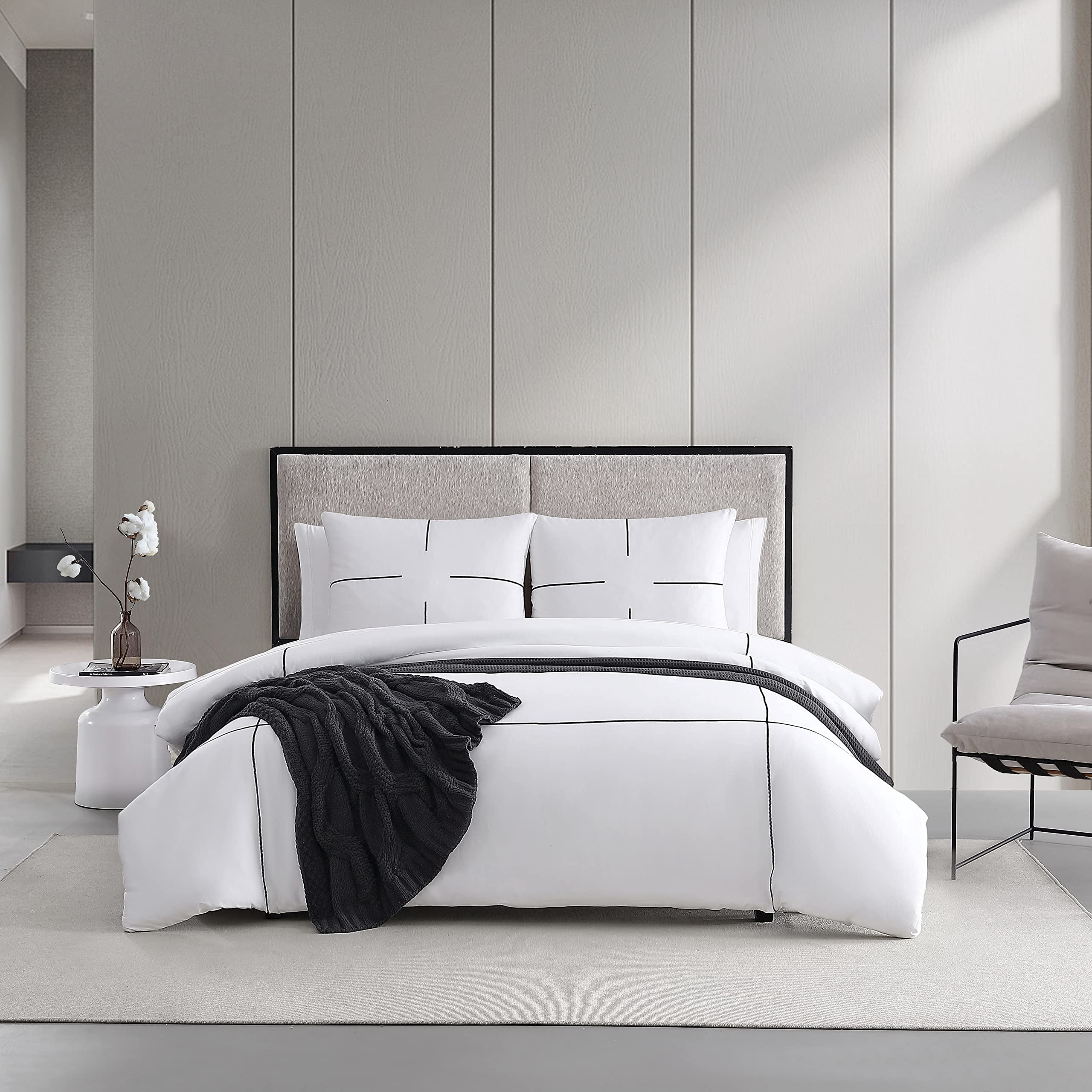 Vera Wang - Queen Comforter Set, Luxury Cotton Sateen Bedding with Matching Shams, Designer Home Decor (Zig Zag White, Queen)