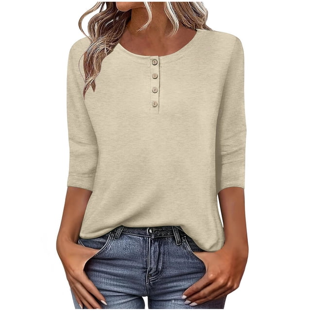 Lenpel Hauts pour Femmes à Manches 3/4 Printemps Été Col Ras du Cou Quart de Bouton T-Shirts Décontractés Tunique Tee Blouses. le Haut Est beige avec une Encolure Ras du Cou et un Détail Quart de Bouton, Fabriqué en Tissu Doux et Respirant pour le Confort. Il a une Coupe Décontractée et Est Style avec des jeans en denim, Idéal pour les Sorties Décontractées Ou le Port Quotidien.