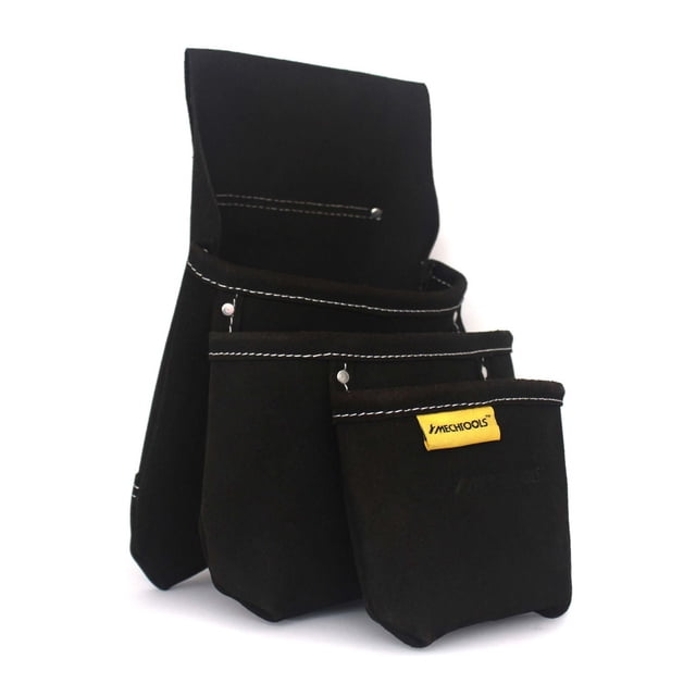 MECHTOOLS Pochette pour Clous, Outils et Cloisons Sèches Tradesperson en Cuir Noir à grain Fendu avec rivets Capuchonnés Résistants à la Rouille, avec Trois Poches Inversées pour un Accès Facile et un Ajustement à Boucle Souple Repliable pour Ceintures de 2 Pouces, Vue de devant 3/4 sur Fond Blanc, Convient pour Organiser de Petite Quincaillerie et Fixations.