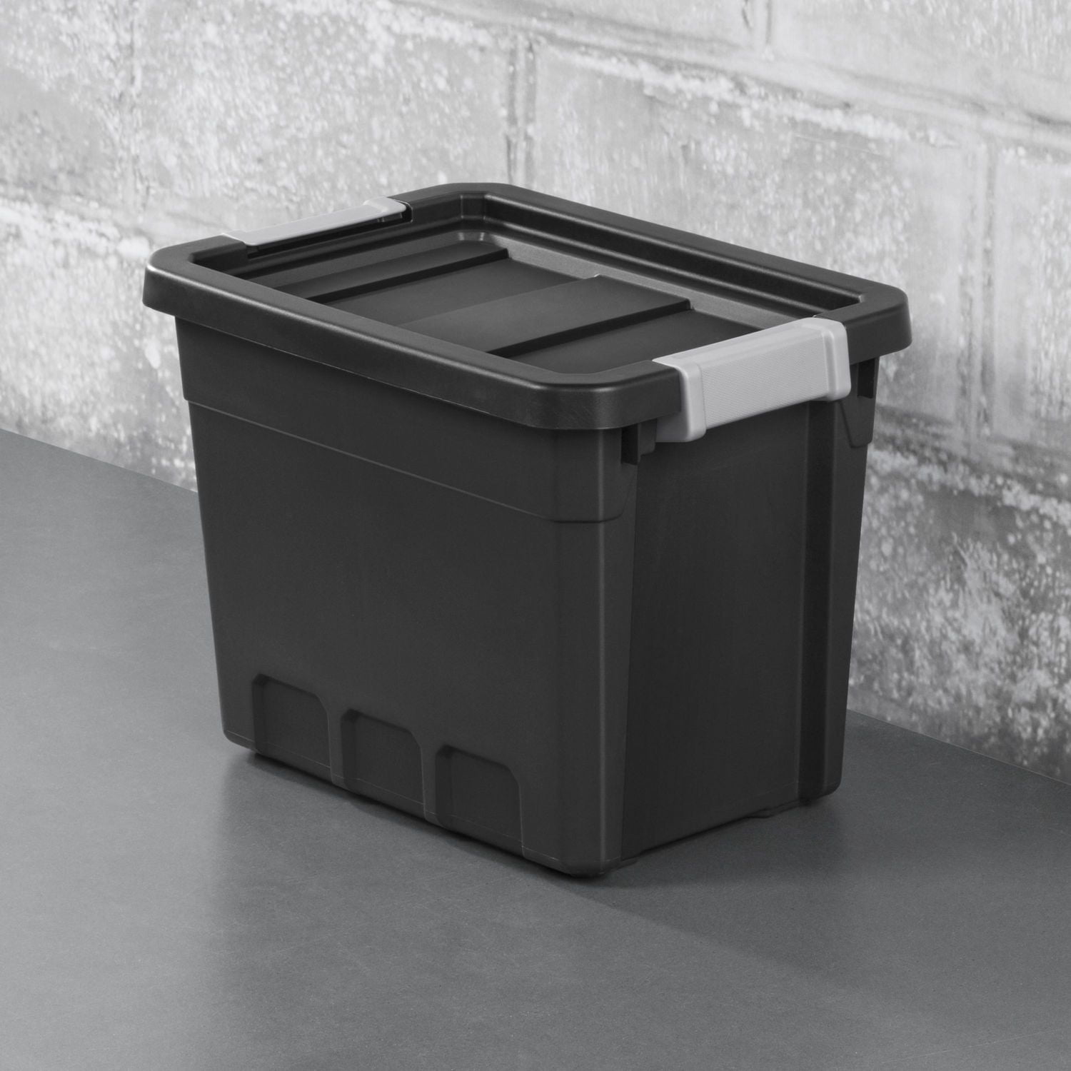 Sterilite Boîte Empilable 28 litres - Noir