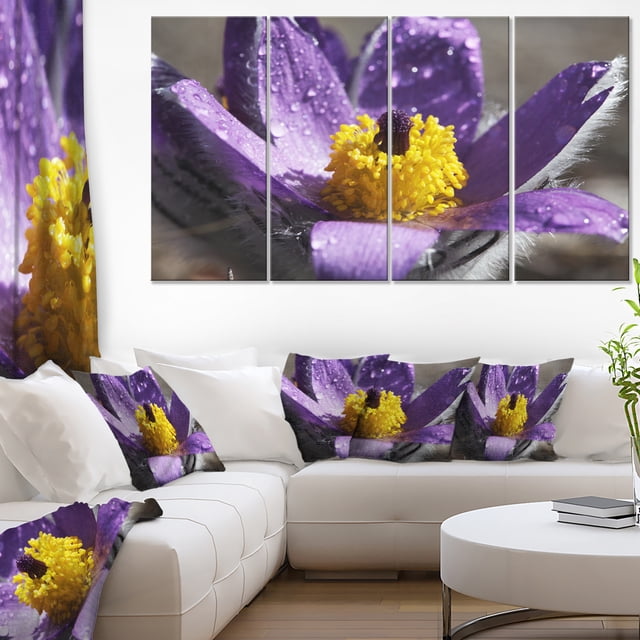 Fleur Violette avec Stigmate Jaune - Impression sur Toile Florale