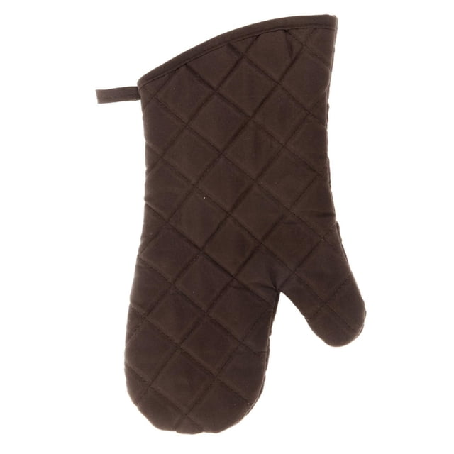 Mitaine de four Matelassée (Chocolat) (7,5 Pouces X 13 Pouces) - Ensemble de 4 Vues Orientées vers l'Avant de Quatre Mitaines de four Matelassées Chocolat Disposées en Chevauchement; silhouette Rectangulaire 7,5 Pouces X 13 Pouces Rembourrée avec Matelassage en Losanges, Bordure Cousue et Boucles de Suspension aux Poignets, surface en Tissu Texturé sur Fond Neutre, Convient pour Saisir des Plats Chauds, des Grilles de four et des Tâches de Gril Extérieur et Est Souvent Utilisé Plié comme Dessous-de-Plat pour Poêles Chaudes.