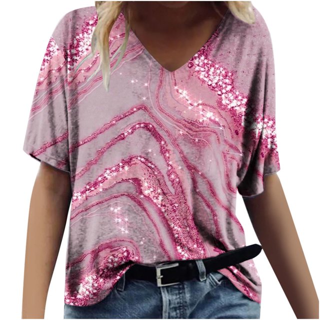 T-shirt Décontracté pour Femmes à Imprimé, Col en V, Manches Courtes, Coupe Ample, Motif Abstrait Rose et Blanc. Le T-shirt Présente une Coupe Décontractée, des Manches Courtes et un Col en V, Style Jean en denim. Fait de 95 % polyester et 5 % Élasthanne, Il Est Léger et Convient au Printemps, à l'Été et à l'Automne. Idéal pour un Style Décontracté, une Fête Ou un Usage Quotidien.