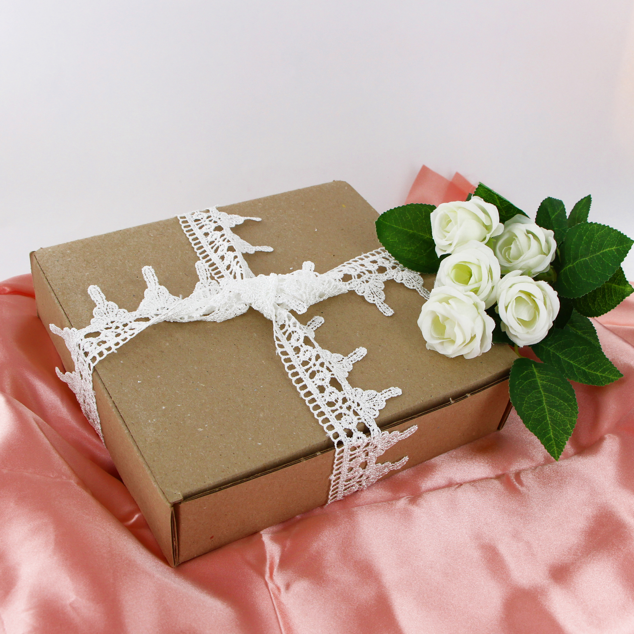 UNIQUE CREATIV Venise Lace Ribbon blanc 45 mm (1.77 in) × 2.74 m (1¾ in × 3 yd), 2.74 m (9 ft)