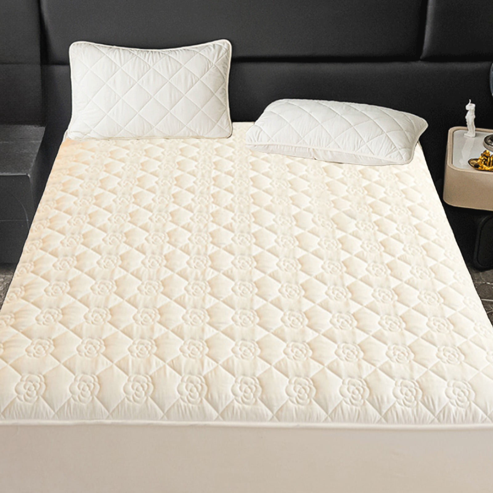Waterproof Mattress Protector Cover | 150x200cm (59x78 Inches) | Soft, Breathable, Washable Fitted Sheet | All-Season Protection for Home, Hotel & Dorm