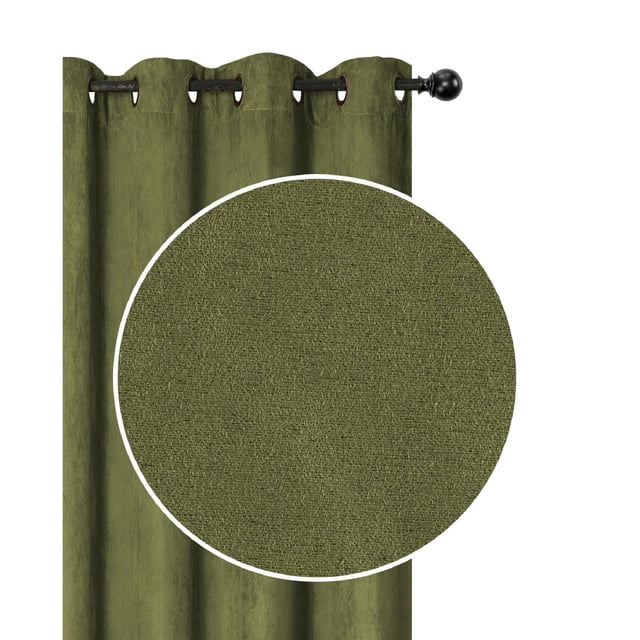 Panneau en Faux Suède avec 8 Oeillets (Vert Mousse) - Ensemble de 2 Montrant une Vue de devant de Panneaux de Rideaux en Faux Suède Vert Mousse avec Huit Oeillets Métalliques sur une Tringle Noire. le Tissu a une texture de Suède Douce et une Couleur Vert Mousse Unie. Convient aux Chambres, patios Ou Salles de Bain, Ces Panneaux s'Agencent Aussi Bien avec des Voilages Ou d'Autres Panneaux Unis pour Créer du Contraste.