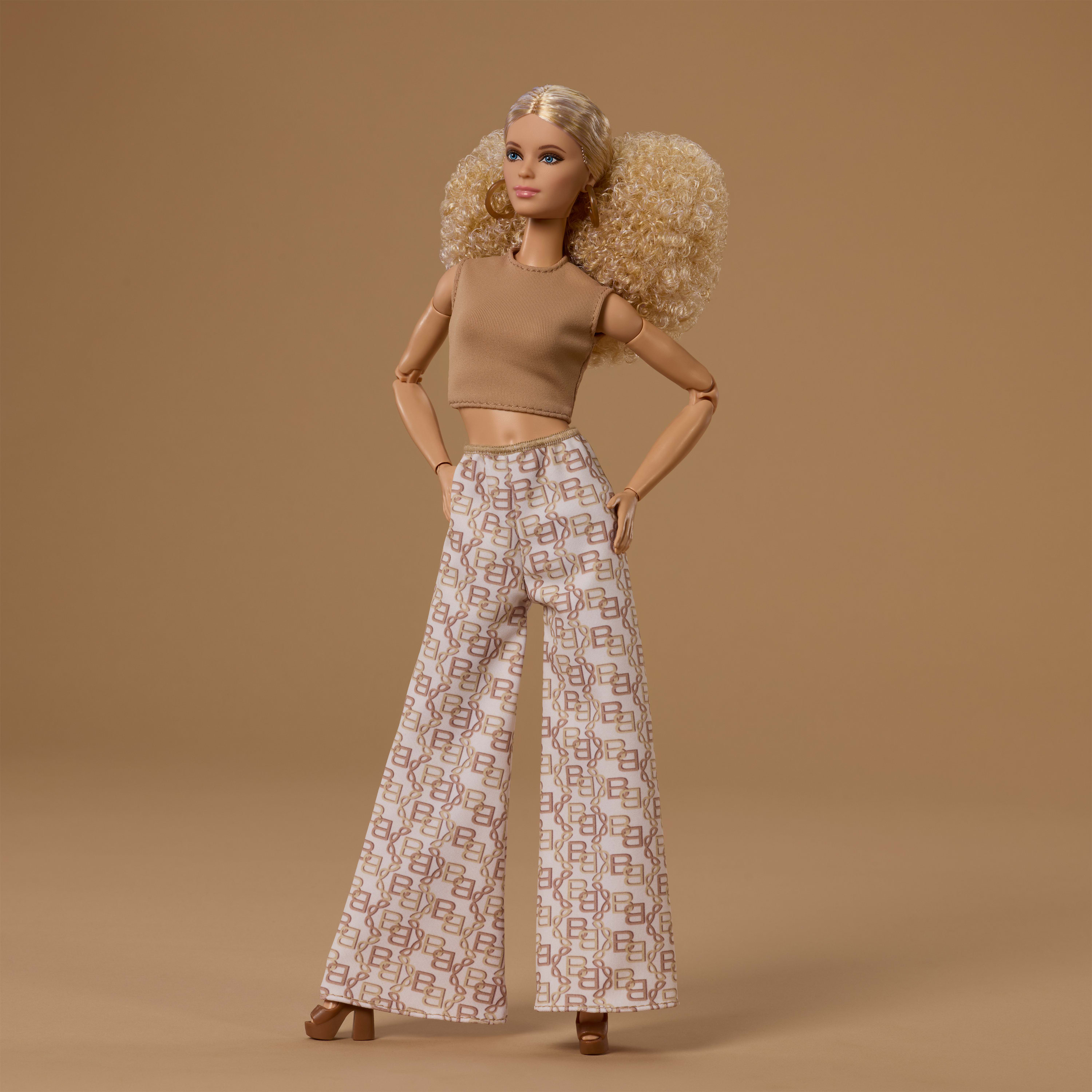 Barbie Poupée Barbie Basics Modèle 07 cheveux blonds et pantalon blanc