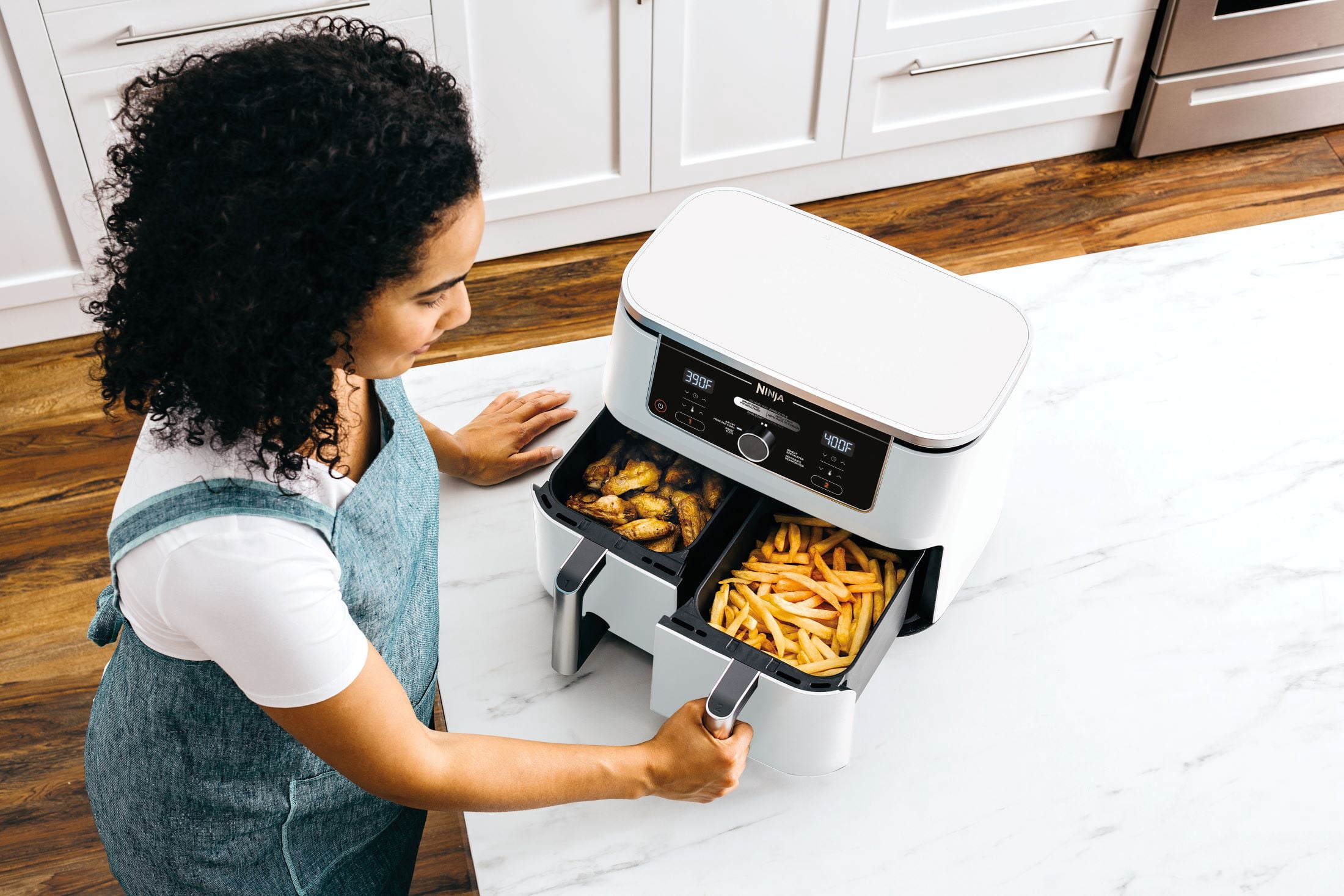Friteuse à air TG 4-en-1 de 10 Qt (9,4 l) à 2 paniers Ninja Foodi dotée de la technologie Dual Zone, Blanc, DZ300CWH