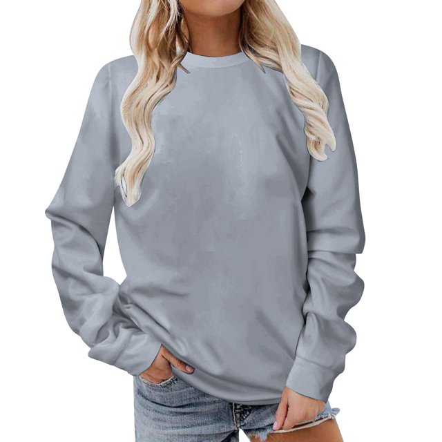 Yuyuzo Hauts d'Automne pour Femmes Chandails à Col Rond Manches Longues Chandail Uni à Enfiler T-Shirts Coupe Ample en Gris. le Chandail Présente une Coupe Décontractée avec une Encolure Ras du Cou et des Manches Longues, Montré en Taille X-Grand (US 10, UK 14, EU 40) avec une Mesure de Buste de 114 cm, une Largeur d'Épaule de 49 cm et une Longueur de 74 cm. Style Décontracté avec des shorts en denim.
