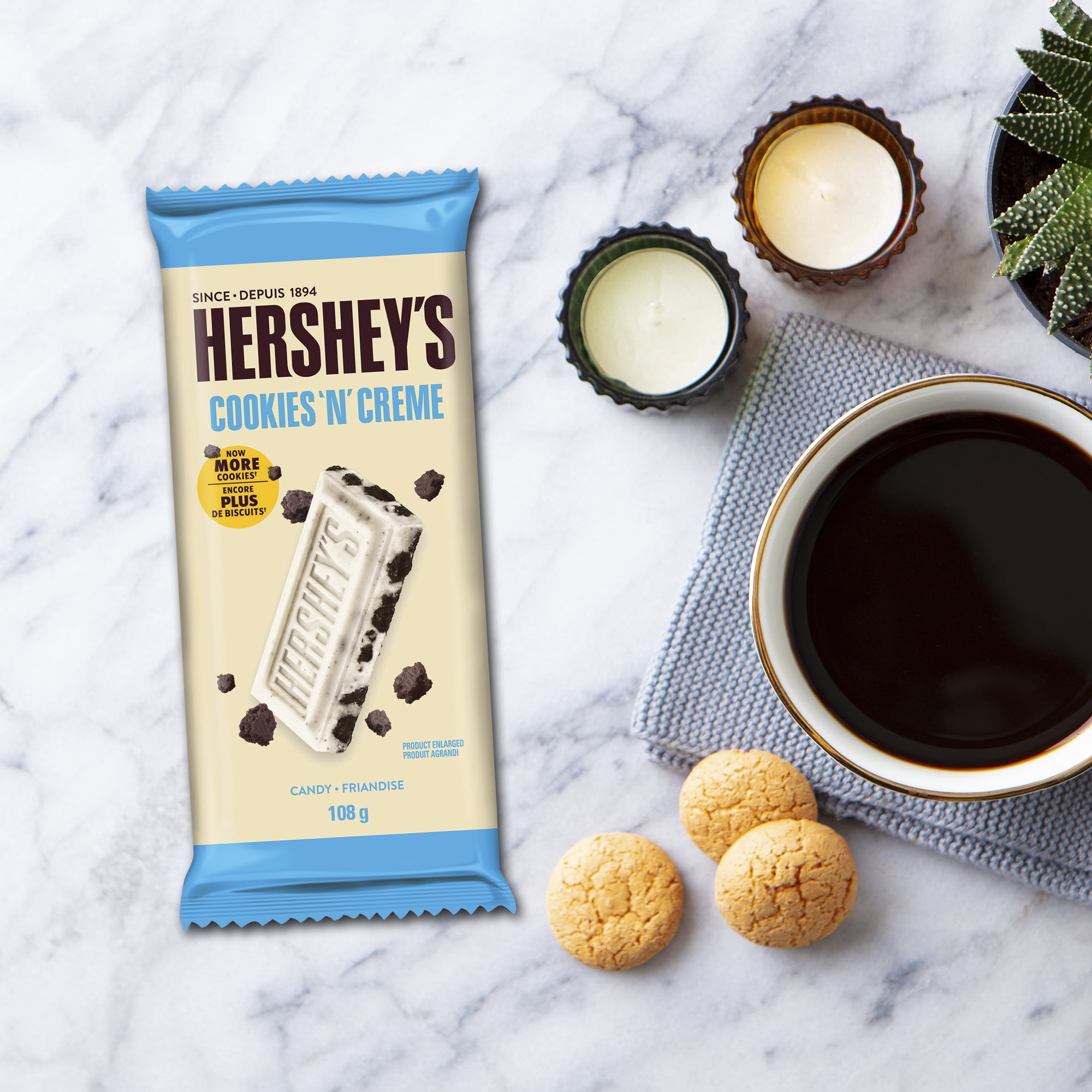 HERSHEY'S COOKIES 'N' CREME Family Size Candy Bar, Great for sharing- Stock up now, 108g