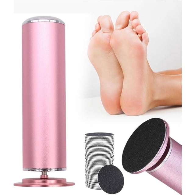 Dermave Éliminateur de Callus Électrique pour les Pieds en Rose, Conçu pour des Soins des Pieds Sans Douleur et Professionnels. Présente une Forme Cylindrique avec rotation à 360 Degrés et Vitesse Réglable pour un Retrait Efficace des Callus. Comprend 60 Disques de Ponçage Remplaçables pour un Usage Hygiénique. Compact et portable, Affiché aux Côté des Pieds Lisses et une Pile de Disques de Ponçage.
