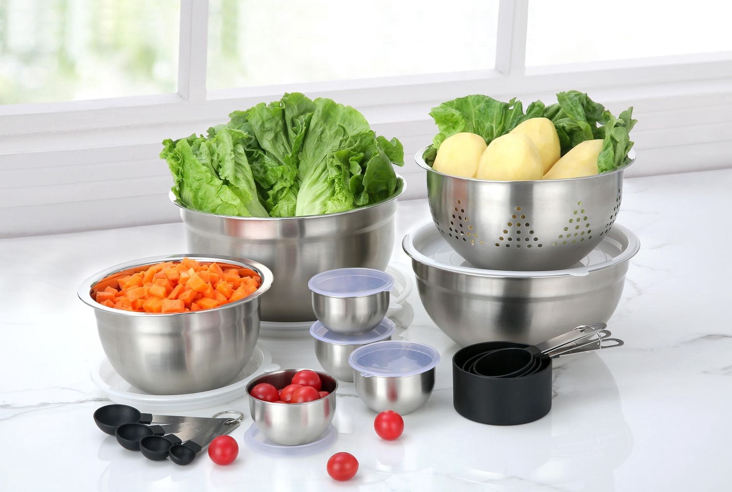 Ensemble de 23 Pièces Mainstays pour la Préparation et le Rangement de la Cuisine, en Acier Inoxydable et Plastique