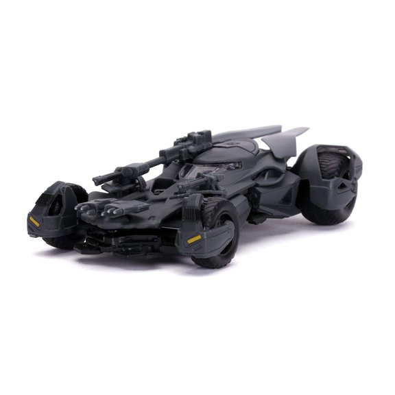 DC Comics 1:32 Batman 2017 Justice League Batmobile Diecast Car and Figure