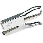 Rapid K1 Plier Agrafeuse avec Corps Tout en Métal Argenté et Poignée Ergonomique Noire, Conçue pour Agrafer jusqu'à 50 Feuilles, Présentée en Gros Plan en Angle sur Fond Blanc, Convient à la Maison Ou au Bureau et pour Fixer des Piles de Papier Ou des Colis Légers.