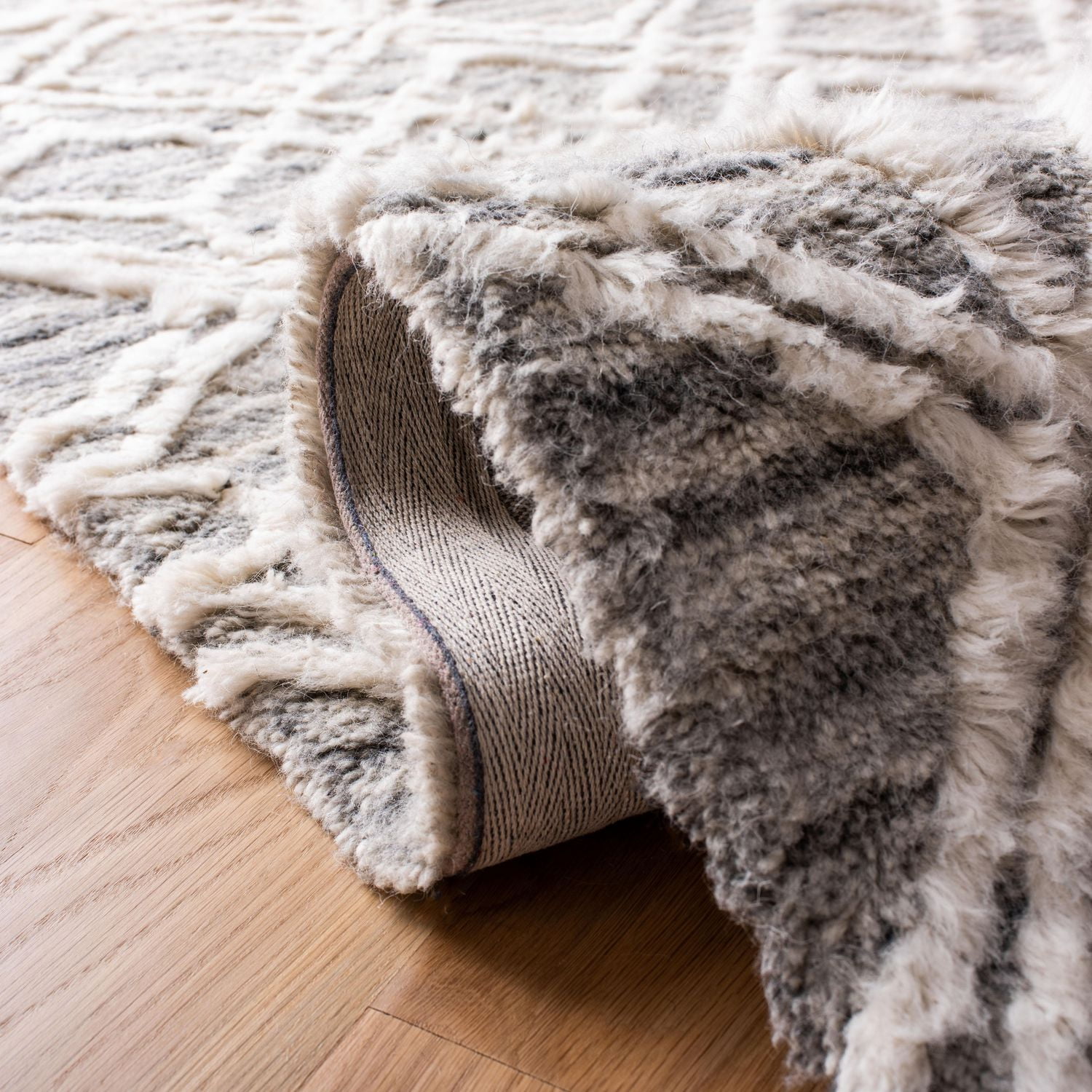 SAFAVIEH Casablanca Selma Abstract Geometric Shag Area Rug