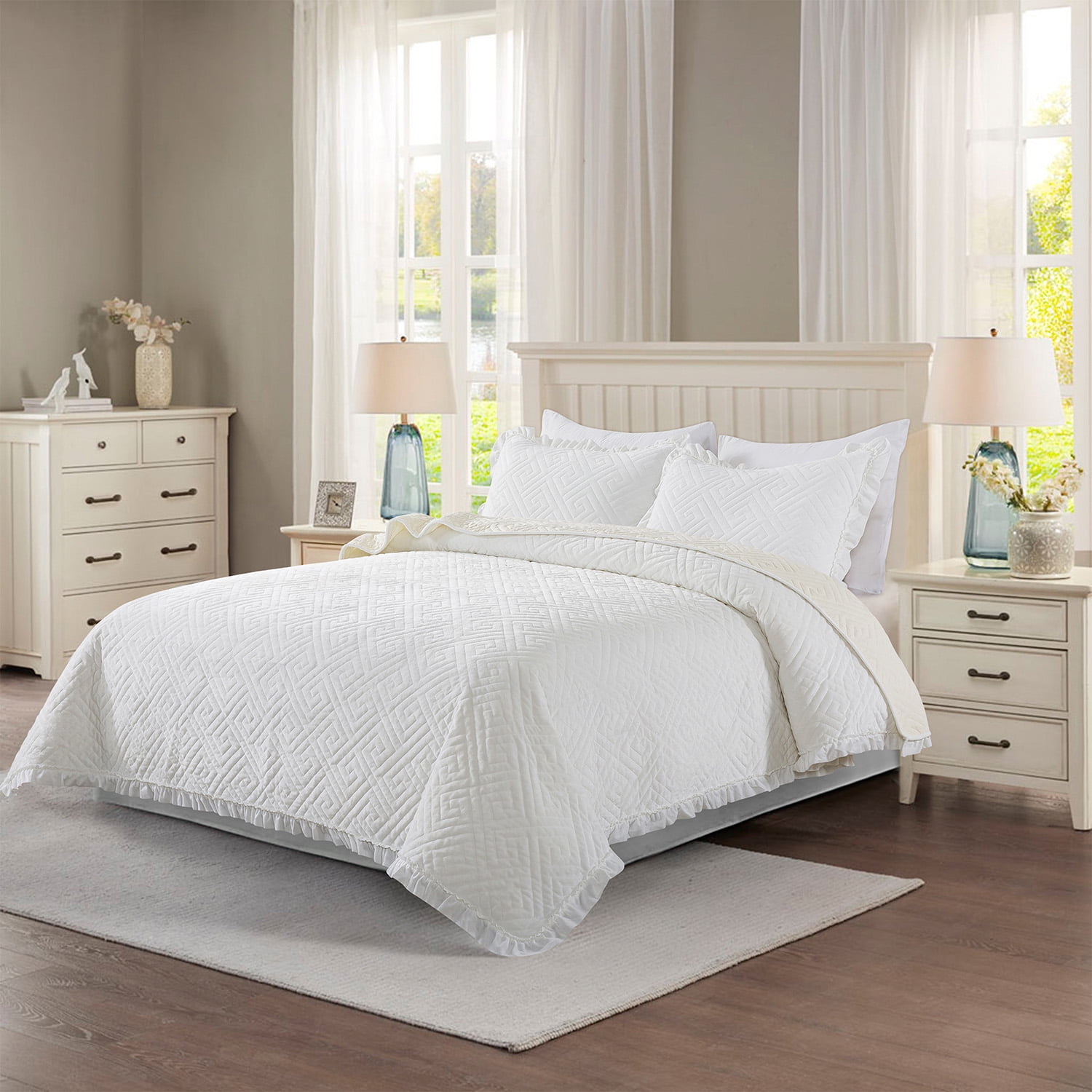 JML Velvet Quilt Set King Size 3 Pieces, Soft Velvet Diamond Pattern Bedspread Coverlet Quilted Bedding Set, with 2 Pillow Shams,White