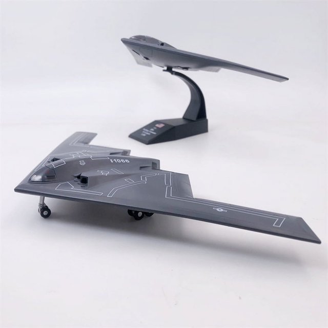 Us B2 Strategic Fighter Aircraft Plane Model Airplane Alloy Model Diecast 1/200 Metal Planes