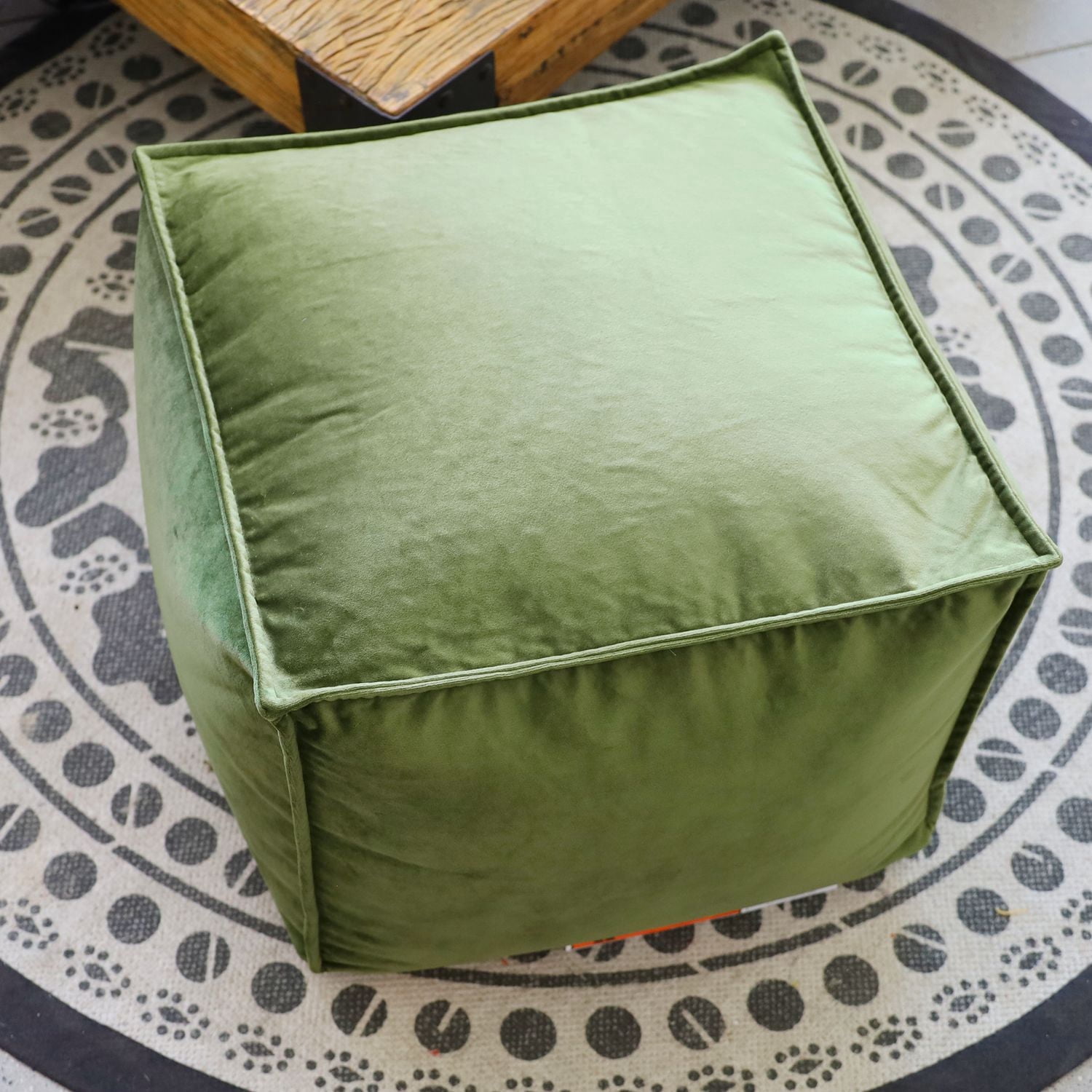 hometrends Velvet Square Pouf
