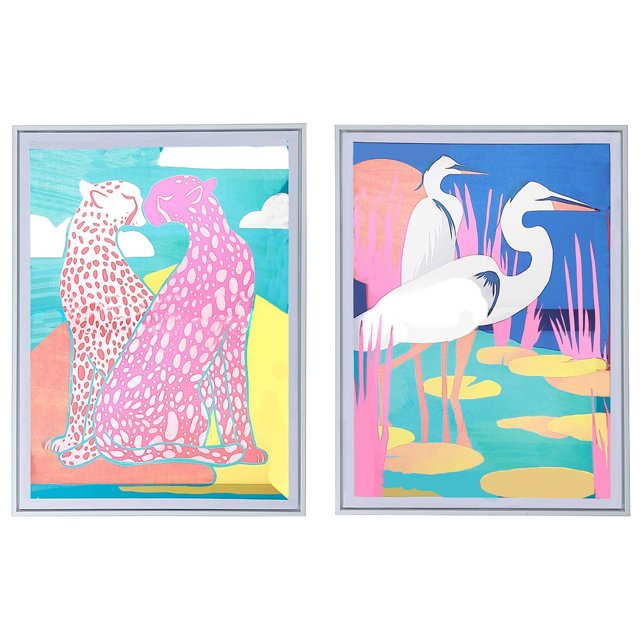 Art Mural sur Toile Encadrée Grue et Léopard - Ensemble de 2 avec Deux Oeuvres sur Toile Abstraites Multicolores; l'Un Présente Deux Léopards Roses et Blancs Stylisés avec des Taches Rouges sur un Fond Géométrique Sarcelle, Jaune et Corail, l'Autre Représente Deux Grues Blanches Debout dans un Étang avec des Roseaux Roses et un Ciel Bleu, Tous Deux Encadrés dans de Minces Cadres Argentés, Convenant à la Déco Murale Contemporaine.