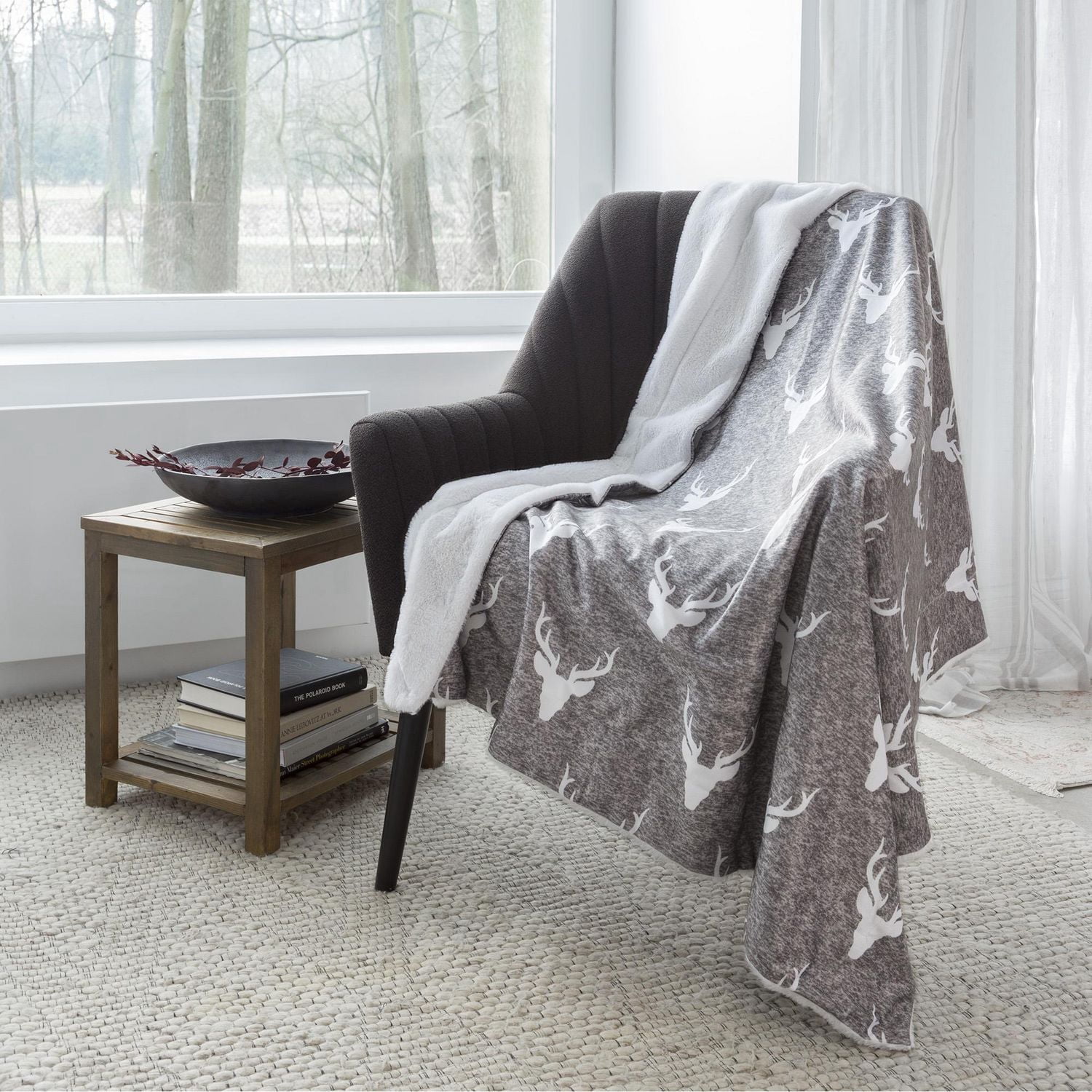 Safdie & Co. Couverture Jeté à Capuche Hoodzy Ultra Doux en Sherpa Réversible Buffalo Rouge