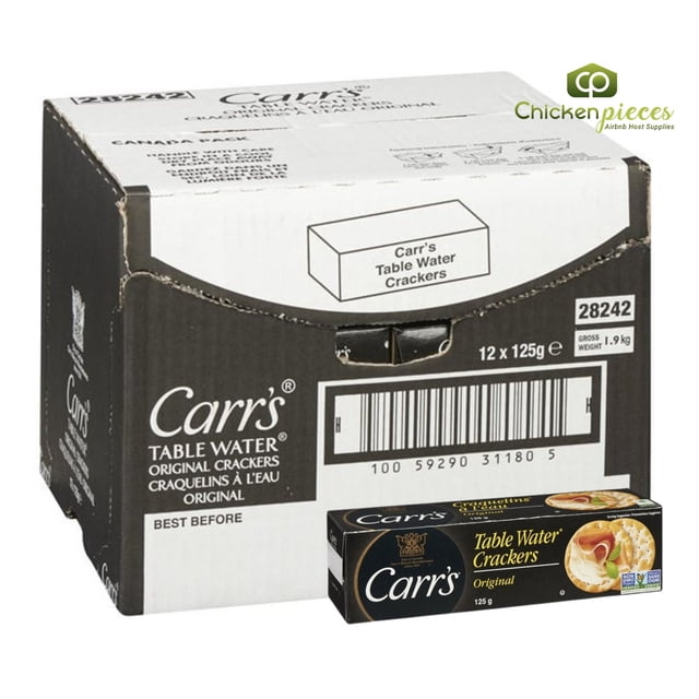 Carr's Boîte de 4,25 oz de Craquelins à l'Eau de Table Originaux - 12/caisse. l'Image Affiche une Caisse en Vrac Contenant 12 Boîtes Individuelles de 125 g de Craquelins à l'Eau de Table Originaux de Carr's. l'Emballage Met en Valeur le logo de la Marque et les Détails du Produit, Mettant en Valeur Sa Minceur, Sa texture Croustillante et Sa Convenance pour les Planches de charcuterie, les hors-D'œuvre et les Événements Traités. Ces