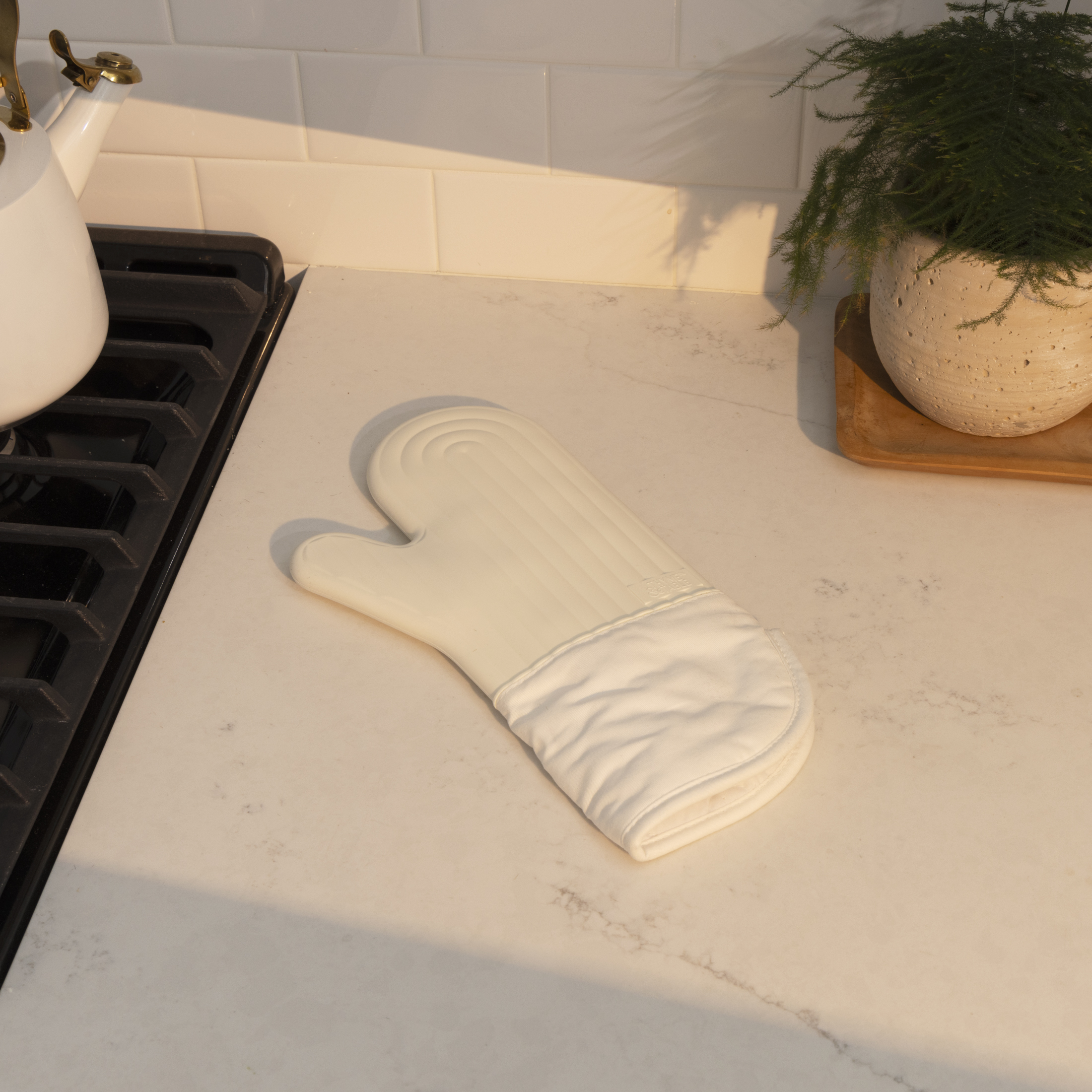 Gant de cuisine en silicone Thyme & Table, couleur crème