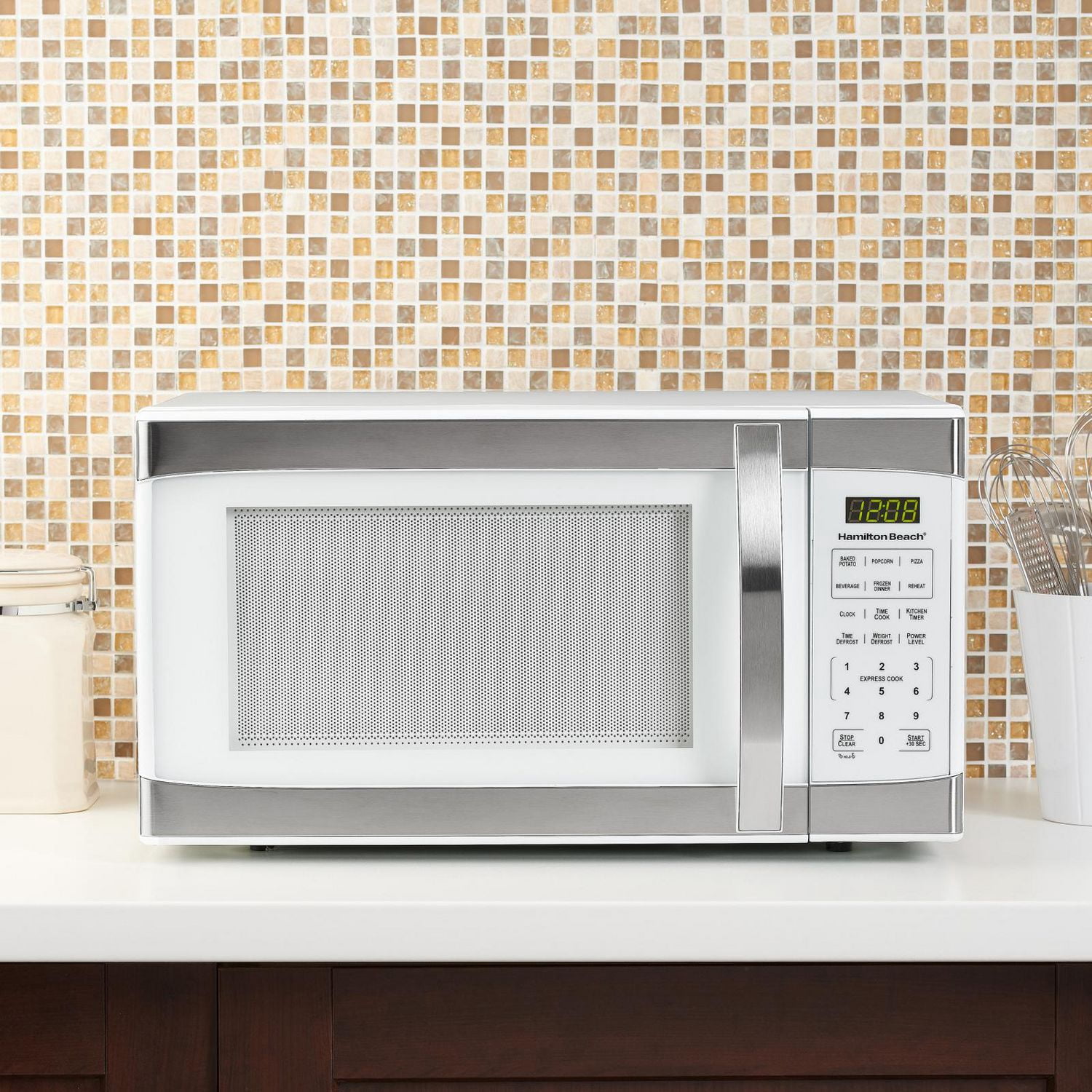 Micro-ondes de comptoir Hamilton Beach 1,1 pi³ en acier inoxydable avec sécurité enfants, 1000 W, blanc