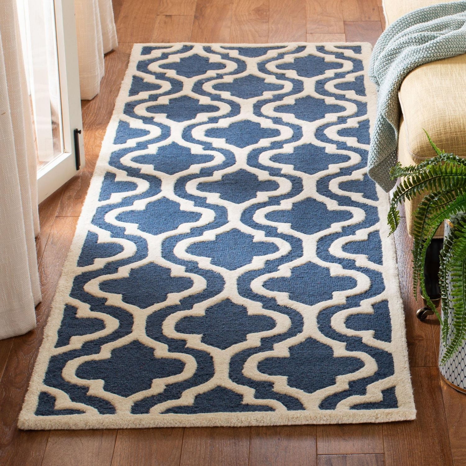 Safavieh Cambridge Kirsten Geometric Area Rug