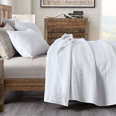 Quilt Set King Size White, Classic Geometric Spots Stitched Pattern, Stone-Washed Microfiber Chic Rustic Look , Ultra Soft Lightweight Quilted Bedspread for All Season, 3 Pieces