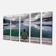 thumbnail image 2 of Garçon Regardant un Lac de Montagne Clair - Impression sur Toile Paysage, 2 of 3