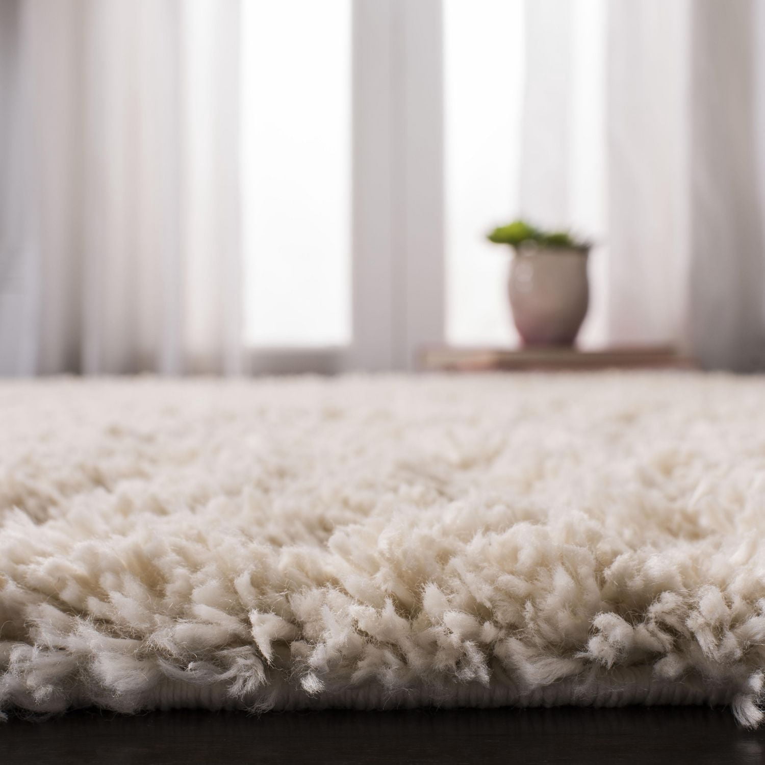 SAFAVIEH Fontana Jamie Tapis Peluche Solide Shag