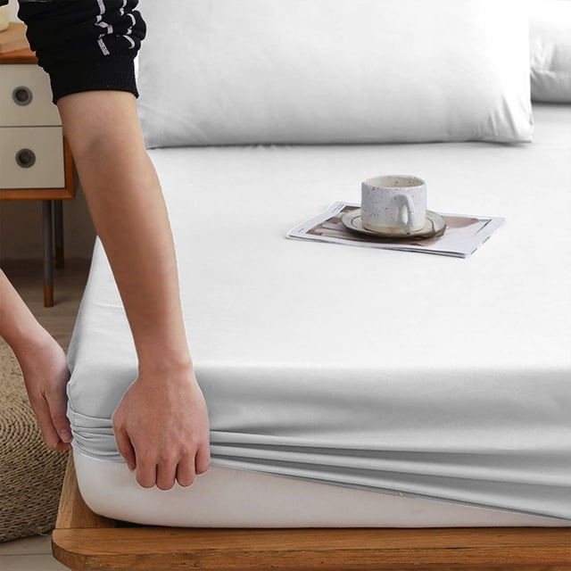 Qiopertar Fitted Sheet, Non-Slip Double Bed Fitted Sheet with All-Inclusive Elastic Pocket, Soft Fiber Bed Cover for Mattress Protection
