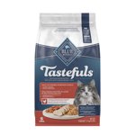 Blue Buffalo Tastefuls Balle de cheveux intérieure adulte Contrôle du poids naturel Chat sec adulte, poulet & Riz brun 2.2kg