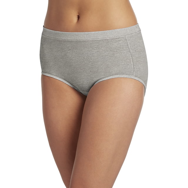 Jockey Culotte Extensible en Coton pour Femme, Couleur Gris Pâle, avec une Taille Mi-Haute et une Couverture Complète. Fabriquée avec un Mélange de 95 % Coton et 5 % Élasthanne pour la Douceur, la Respirabilité et l'Étirement. la Culotte Est Lavable à la machine et Importée, Idéale pour les Entraînements Ou les Tenues Décontractées.