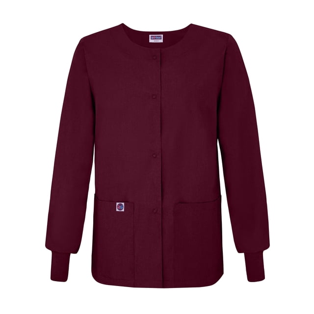 Sivvan Veste d'Échauffement pour Femmes avec Boutons-Pression à l'Avant et Encolure Ronde, Montrée en Couleur Bourgogne Foncé. Comprend une Encolure Ronde Cousue, des Manches Longues avec Poignets en Tricot Côtelé, et Deux Grandes Poches Appliquées. Conçue avec une Coupe Classique et une Longueur Centrale de 29 Pouces en Taille M. Idéale pour les Professionnels de la Santé comme les Infirmières et les Médecins.