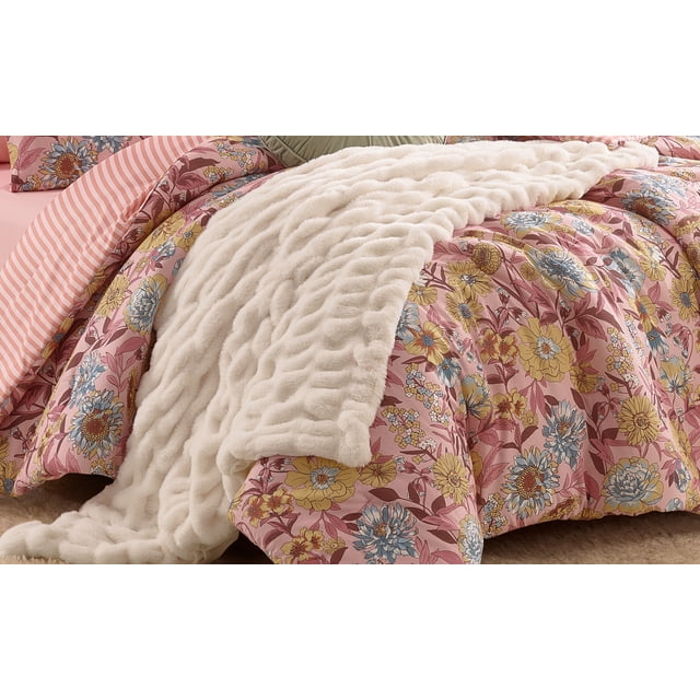 Mainstays 50x70 Ruched Throw, White.