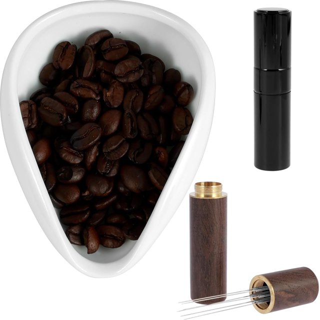 YVE Coffee Bean Dosing Cup and Spray Bottle Set, coffee bar accessories including a white ceramic dosing vessel filled with coffee beans, a black spray bottle, and a wooden espresso distribution tool with six fine needles. Designed for precise coffee bean measurement and enhancing espresso brewing consistency.
