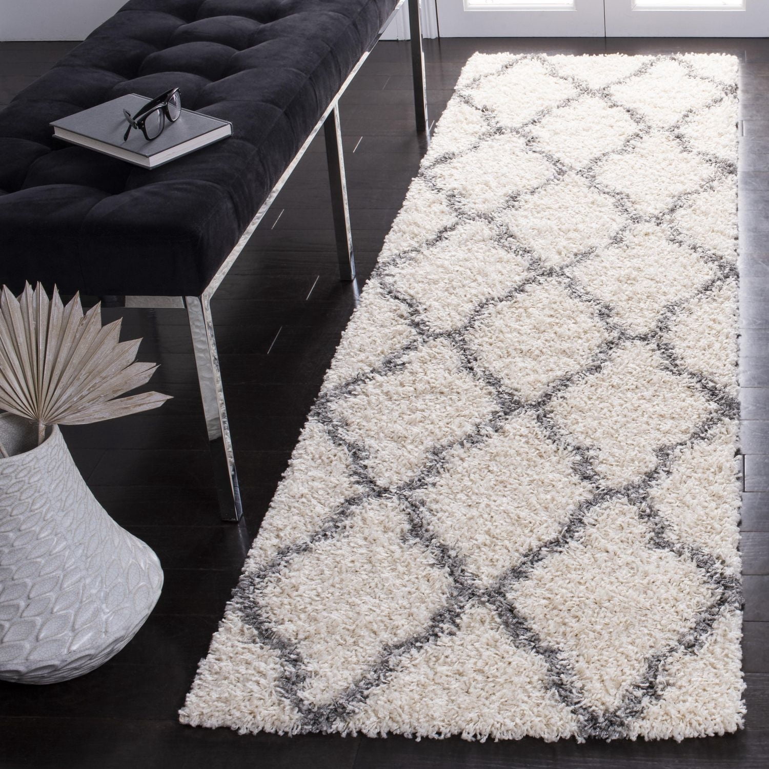 Safavieh Dallas Logan Geometric Shag Area Rug