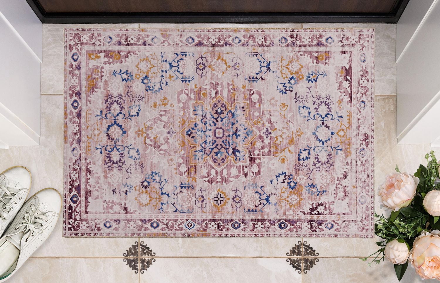 Tapis d'appoint lavable Micah 2 pi x 3 pi ivoire et or
