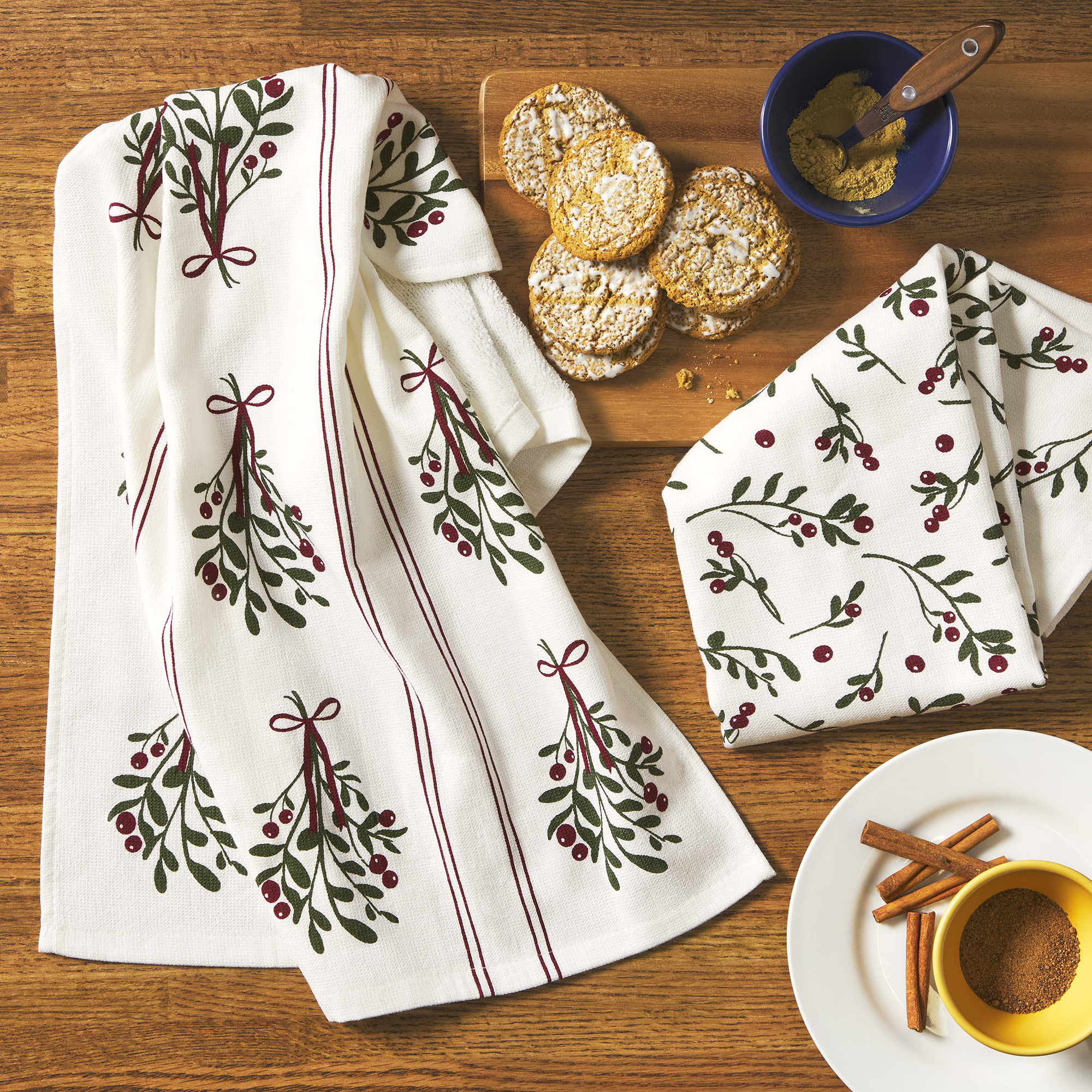 Holiday Time Cranberry Spice Collection Sprig 2-Pack Kitchen Linen Set, Red, 16" x 26"