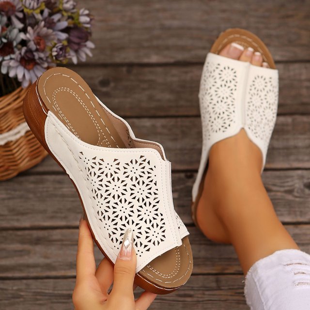 Gspmoly Sandales à Enfiler pour Femmes, Mode Décontractée d'Été Nouvelle Plage Bout Rond Couleur Unie Sandales Compensées Ajourées Pantoufles pour Femmes Blanc 36