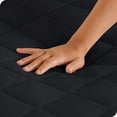 thumbnail image 4 of Bare Home Protège-Matelas Matelassé - Surmatelas Rafraîchissant - Housse Ajustée à Poche Profonde - Lit Simple, Noir, 4 of 7