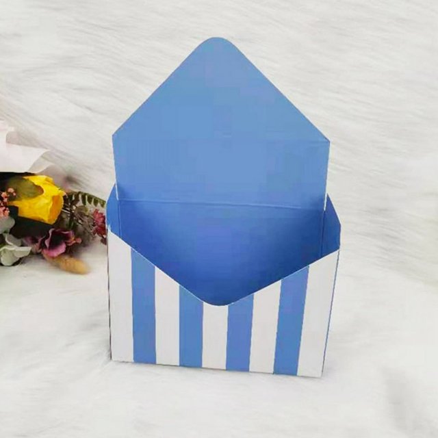 Folding Hand Holding Envelope Box Teacher‘S Day Gift Box Flower Packaging Box Flower Arrangement Box White Cardboard